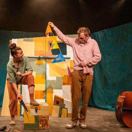 Der kommer nogen: Børneteater (1-3 år)