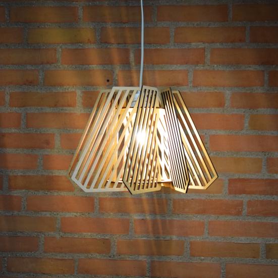 Find din indre designer frem og skab din egen laserskårede lampe – fra start til slut. Begrænset antal pladser.