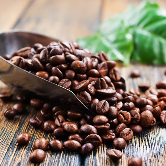 Hør tre forskere fortælle om kaffe – om kaffeplantens biologi, dens dyrkning og bearbejdning til den kaffe vi drikker, om bæredygtig kaffe, om den betydning klimaændringerne vil få for fremtidens kaffe og om sundhedsaspekterne ved at drikke kaffe.
