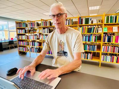 IT café for alle - Ældre Sagens frivillige hjælper dig med alskens IT-udfordringer.