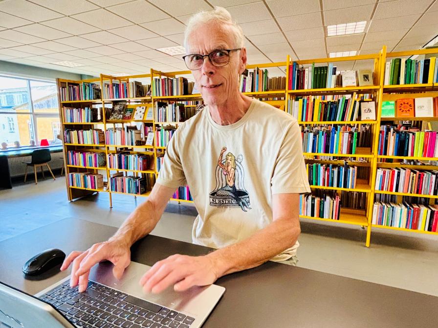 IT café for alle - Ældre Sagens frivillige hjælper dig med alskens IT-udfordringer.